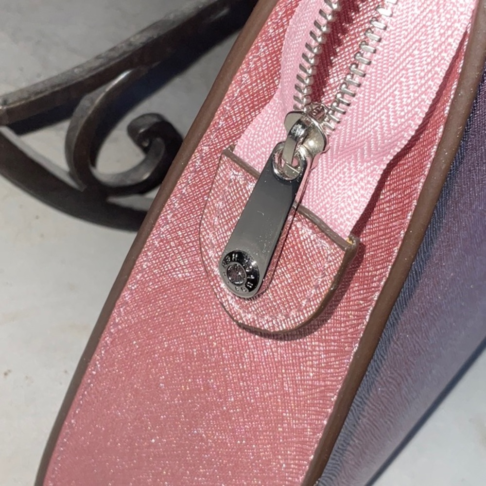 Henri Bendel West 57th Large Cosmetic Clutch Bag Pink NWT - Picture 6 of 8
